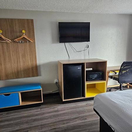 Days Inn By Wyndham Washington Exterior foto
